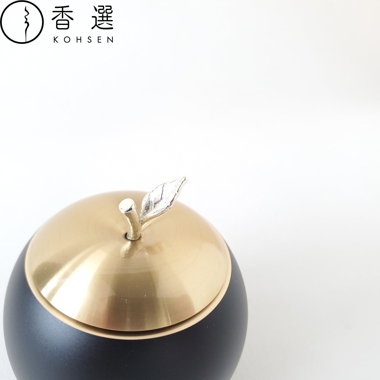 魔法のおりん りんご アップル Apple シルバー×ゴールド×マットブラック 国産品 おしゃれ シンプル りんごりん ペット モダン リン お輪 おりん 高岡製品 金物 仏具 手元供養