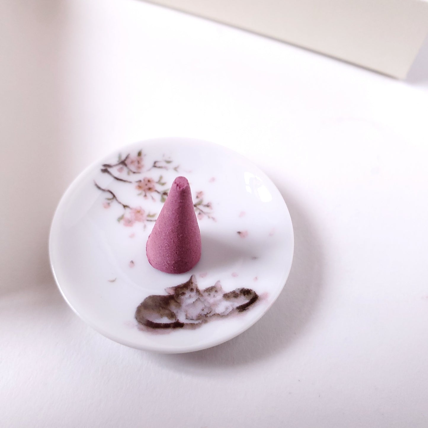香彩堂 いやしねこ コーンセット 桜花の香り 京都 日本製 香皿付 コーン お香 インセンス アロマ